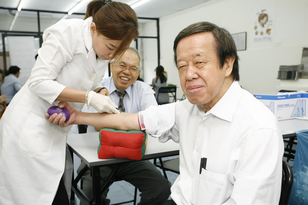 永聯會林總會長率先抽血響應